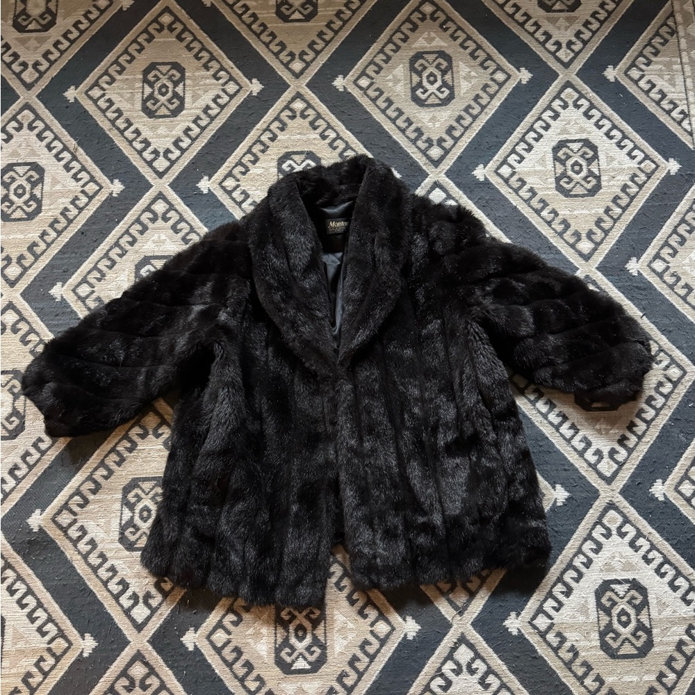 SOLD / vintage faux fur black coat